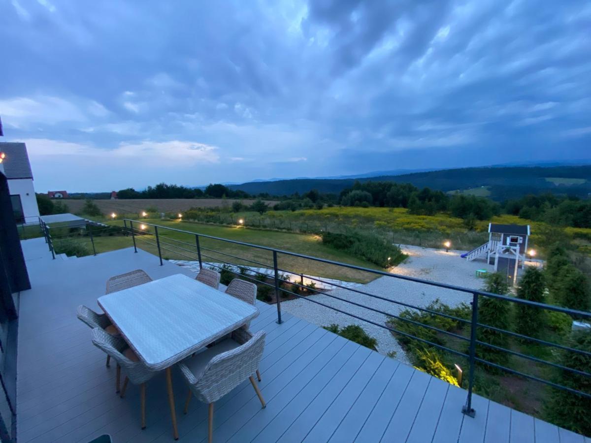 Villa Relax With Swimming Pool And Mountain View Bukow Exteriör bild