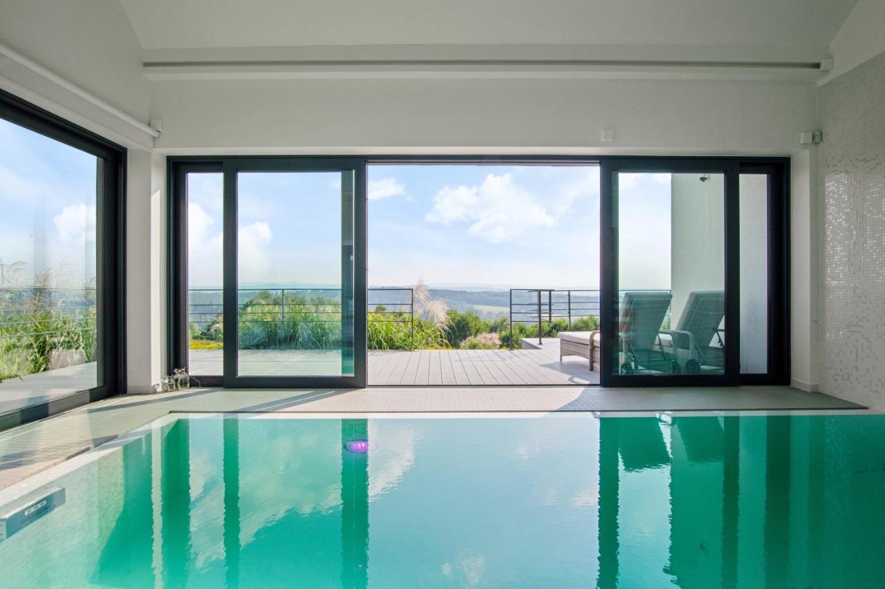 Villa Relax With Swimming Pool And Mountain View Bukow Exteriör bild