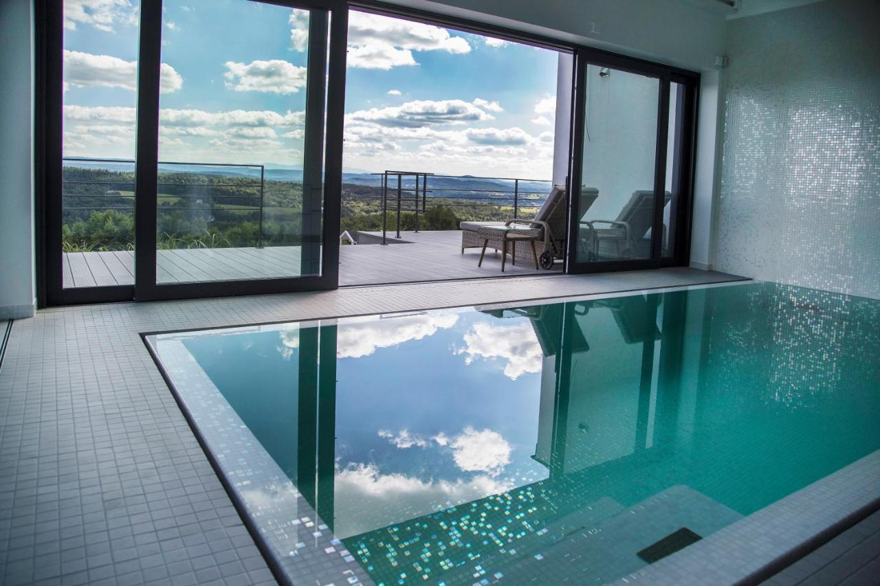 Villa Relax With Swimming Pool And Mountain View Bukow Exteriör bild